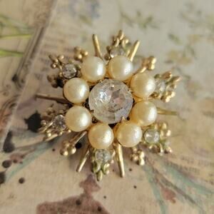 Brooch Women Vintage Pin Pearl Rhinestone Gold Tone Starburst Brooch